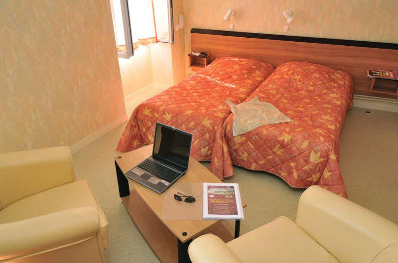 Logis Hotel Bellevue Bessines-sur-Gartempe Exterior foto